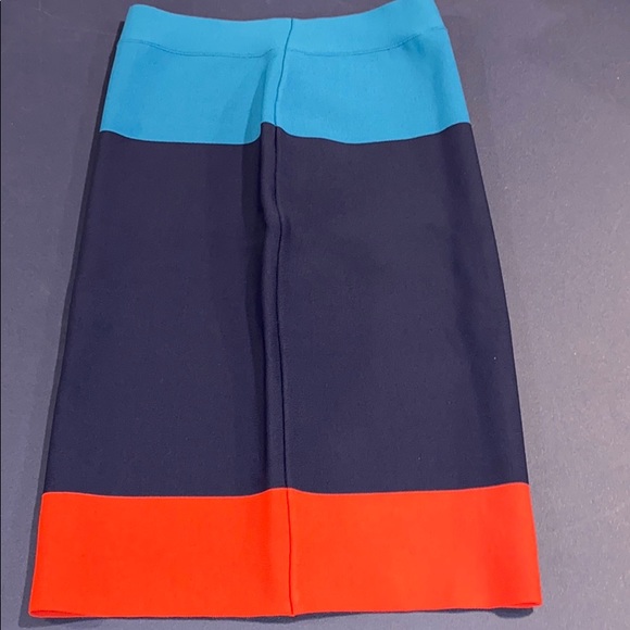 Bcbbgmaxazria Bandage Skirt colorblock mid length - Picture 6 of 7